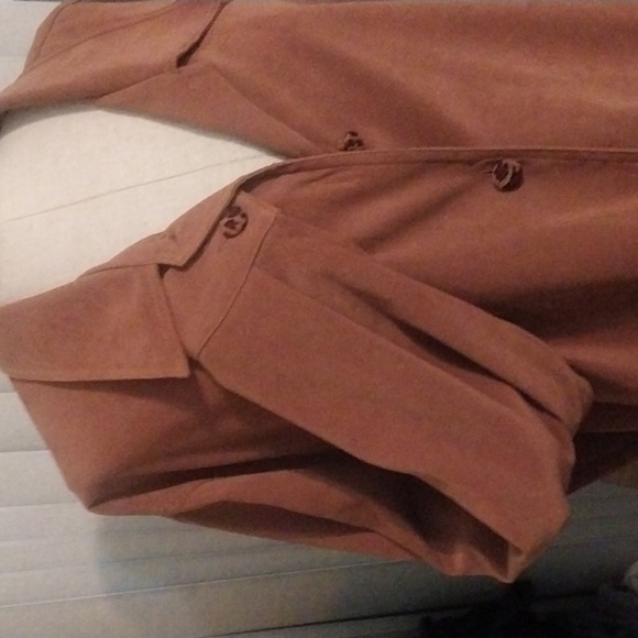 Leopard & microfiber top or jacket - Picture 3 of 10